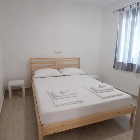 Viki With Free Parking Apartment